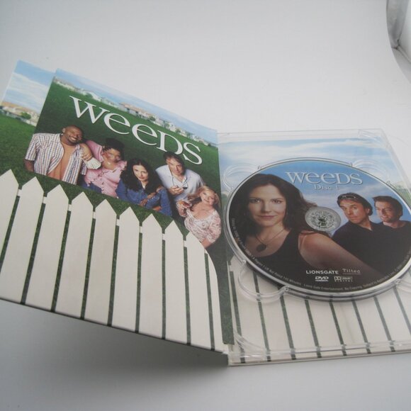 Weeds Season 1 (2 DVD Set) (Full Screen) (Lionsgate) (Not Rated) (283 Minutes) - Picture 4 of 5